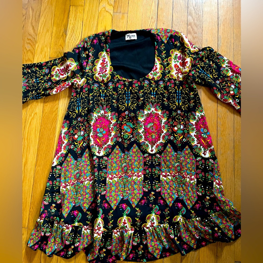 Show me your mumu full sleeve floral
Paisley multicolor dress in xs -euc